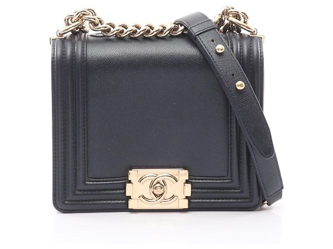 Sac à épaule Chanel Boy en cuir bleu marine
