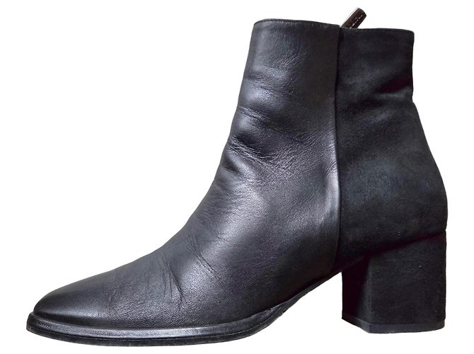 Botines Pollini de cuero negro