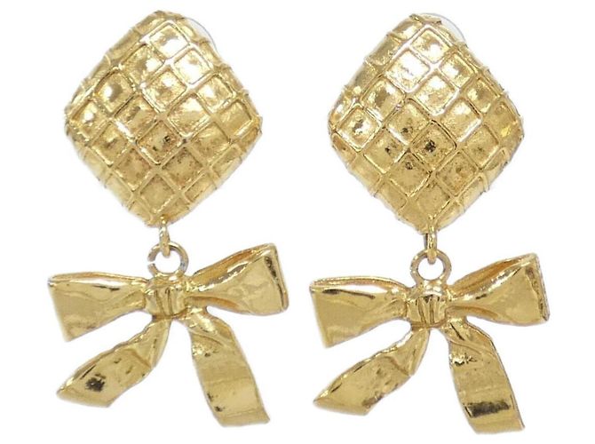 Boucles d'oreilles clips en or Chanel Doré