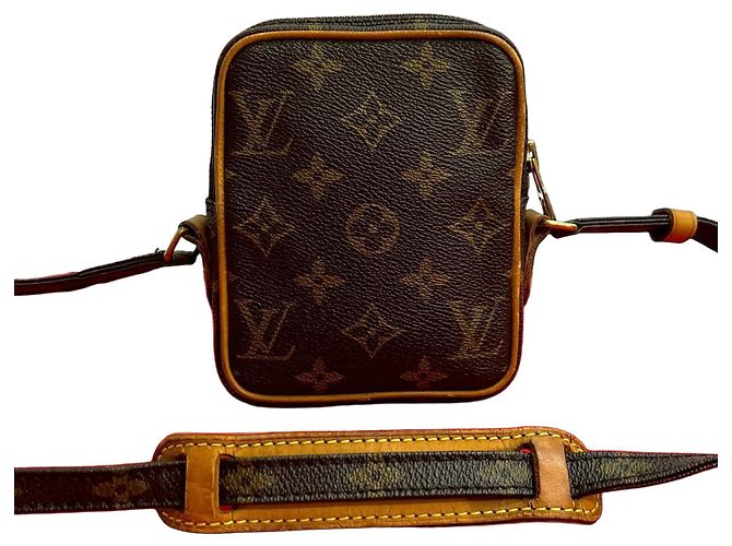 Bolsa de ombro Mini Danube em couro Monogram Louis Vuitton Metálico Bronze
