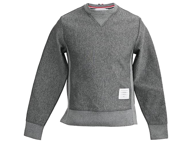 Grauer Baumwollpullover mit Thom Browne Logo-Patch