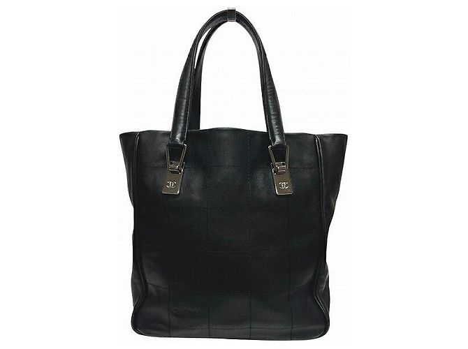 2.55 Chanel Choco Bar Handtasche aus Lammleder Schwarz