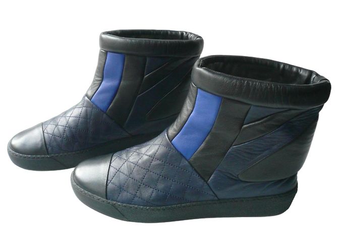 CHANEL Blue and Black Leather Wedge Boots Size 41 Excellent Condition Multiple colors