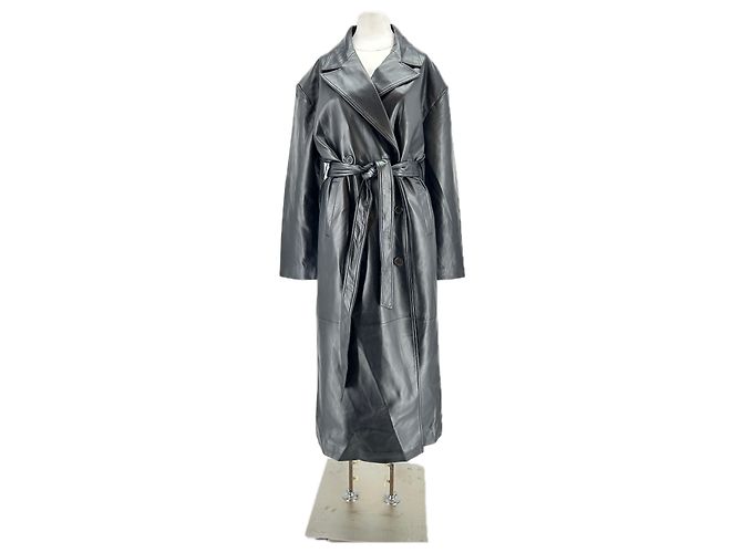 Autre Marque Trenchcoat aus Kunstleder Schwarz
