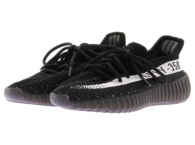 Adidas Baskets noires "Yeezy boost 350 V2"