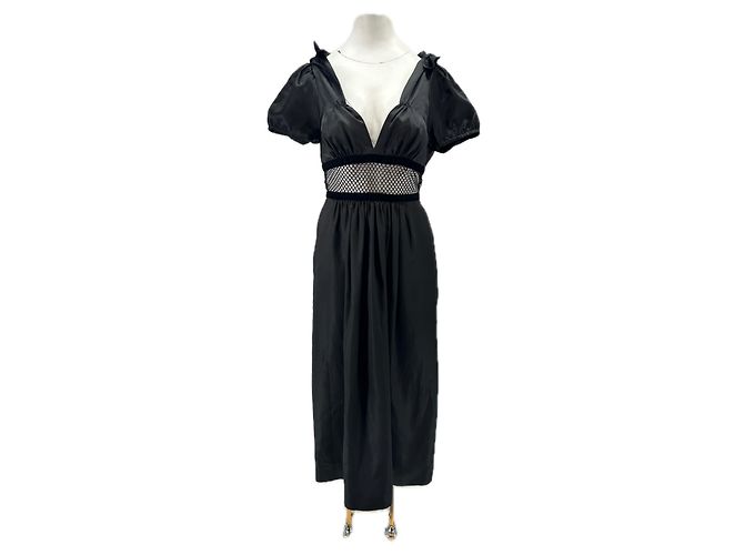 Vestido largo de satén negro Alexa Chung