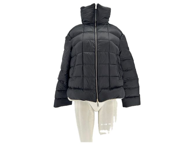 Autre Marque Wendbare schwarze Daunenjacke