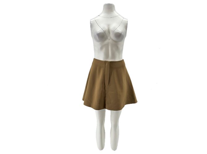 Saia curta Nanushka cor camel de viscose Camelo