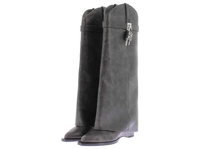 Givenchy Stivali "Shark" in pelle invecchiata Nero