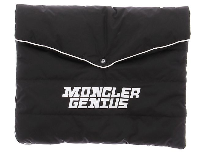 Autre Marque MONCLER Schwarze Puffer Tasche Nylon Logo