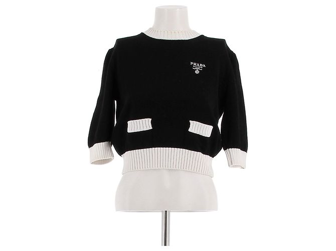 Suéter cropped preto e branco Prada com logo bordado