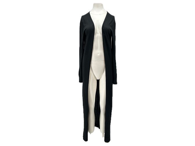 The row Langer schwarzer Cashmere-Weste