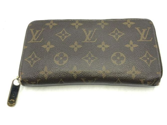 Louis Vuitton Monogram Lang Wallet