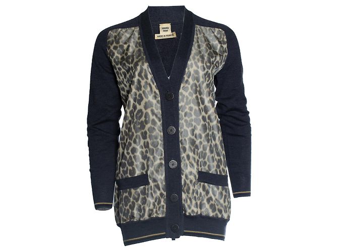 Hermès, grauer Cardigan mit Leopardenmuster Braun
