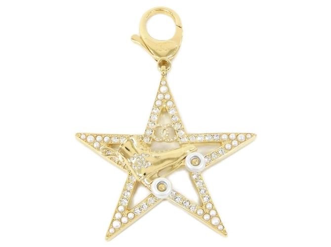 Chaveiros brancos de pérolas Chanel