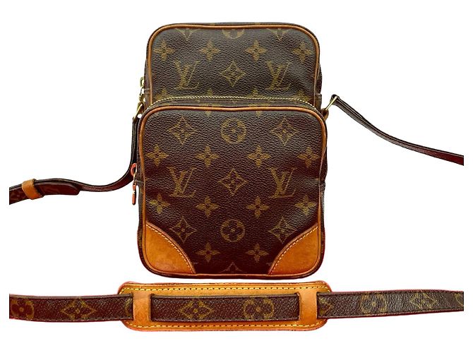 Mini bolsa de ombro em couro Monogram Amazon da Louis Vuitton Marrom