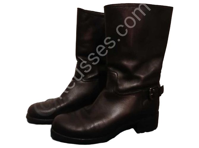 Escarpins Prada en cuir noir Taille 37