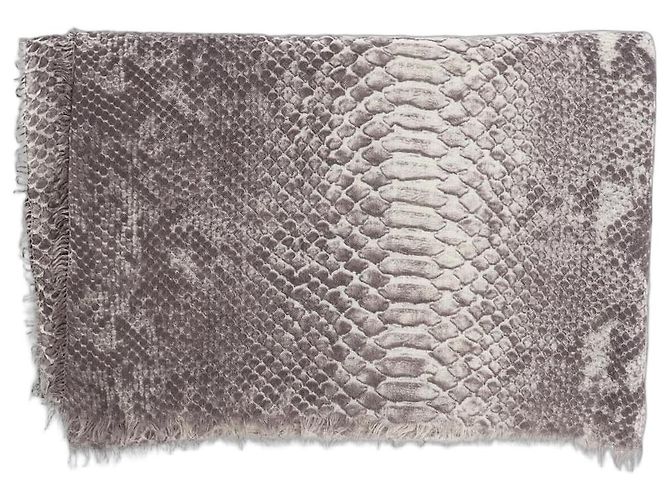 Stella Mc Cartney Bufanda grande de estampado de serpiente gris