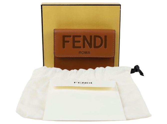 Fendi Carteira Micro Trifold Baguette Marrom