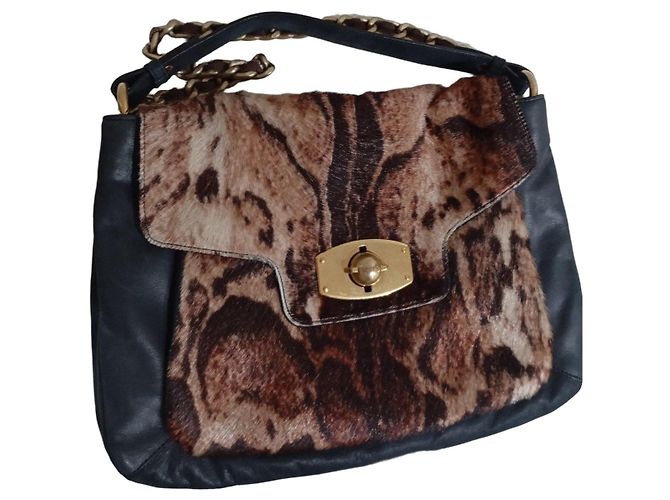 Furla schwarze Lederhandtasche mit Leopardenmuster Leopardenprint