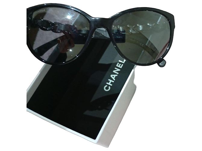 Chanel Sunglasses Black with Silver Chain Details