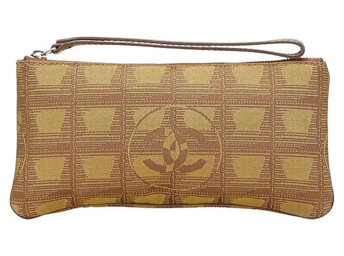 Timeless Pochete de lona e couro da nova linha de viagem Chanel Marrom Caqui