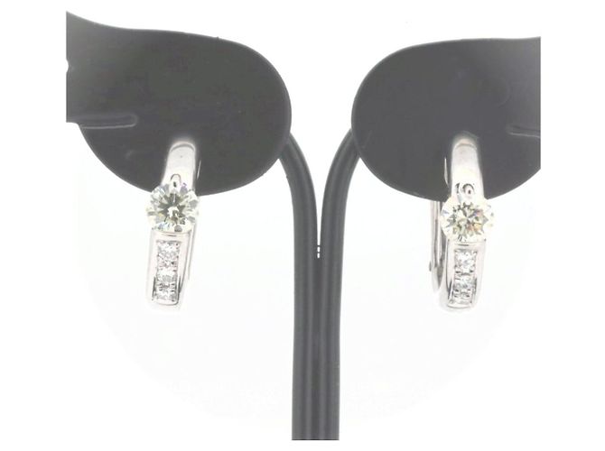 Tasaki PT900 Diamond Earrings Silvery