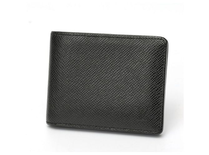 Slender Louis Vuitton Taiga Leather Bi-Fold Wallet Black