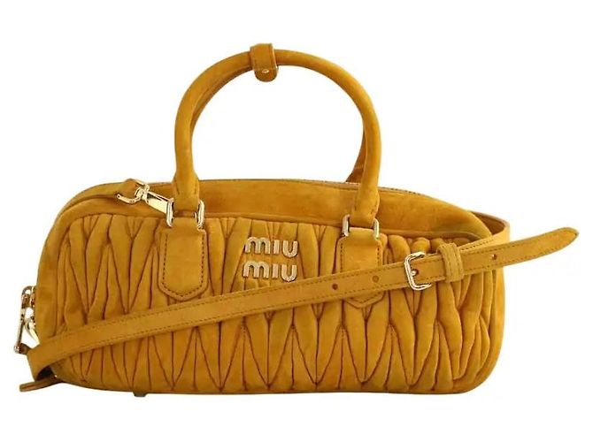 Miu Miu Bolsa de mão Arcadie em camurça camel Camelo