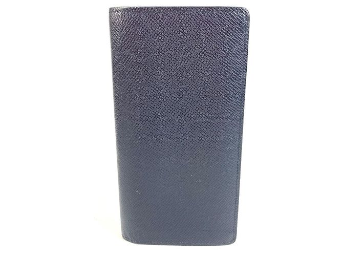 Cartera Larga Brazza en Taiga Louis Vuitton Azul