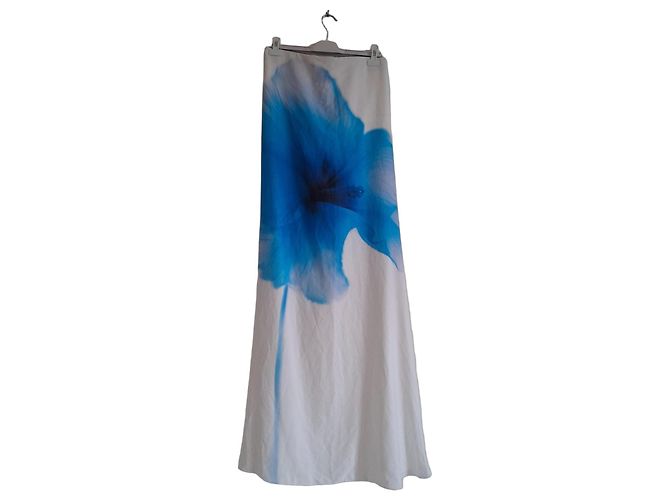 Trägerloses Kleid Monroe mit blauem Hibiskusmuster Marke Rat & Boa Weiß