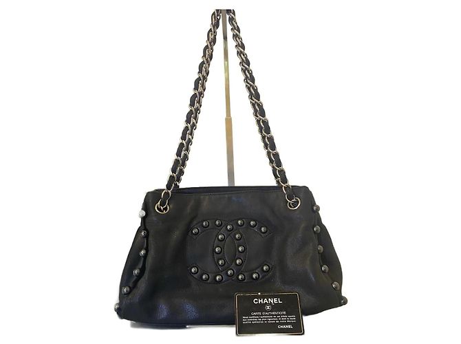 Chanel Handtasche aus schwarzem Lammleder mit Perlenbesatz