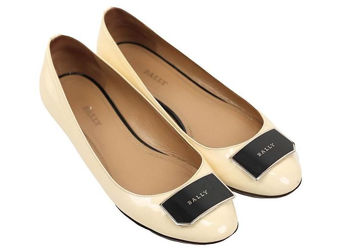 Bailarinas Bally de charol beige