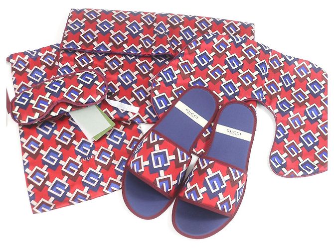 Set da viaggio maschera per gli occhi geometrica G Gucci Rosso
