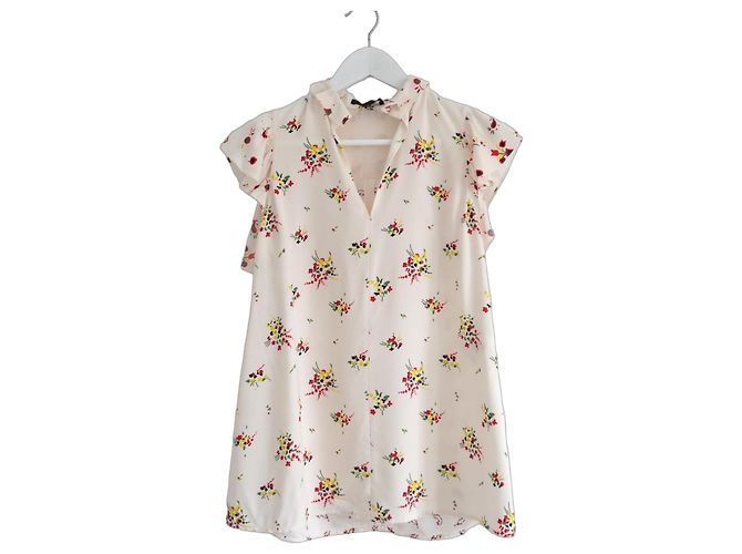 Blusa de cuello con volantes floral Louis Vuitton Resort 2017 Crudo