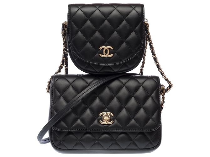 CHANEL Schwarze Leder-Seitentasche - 103216