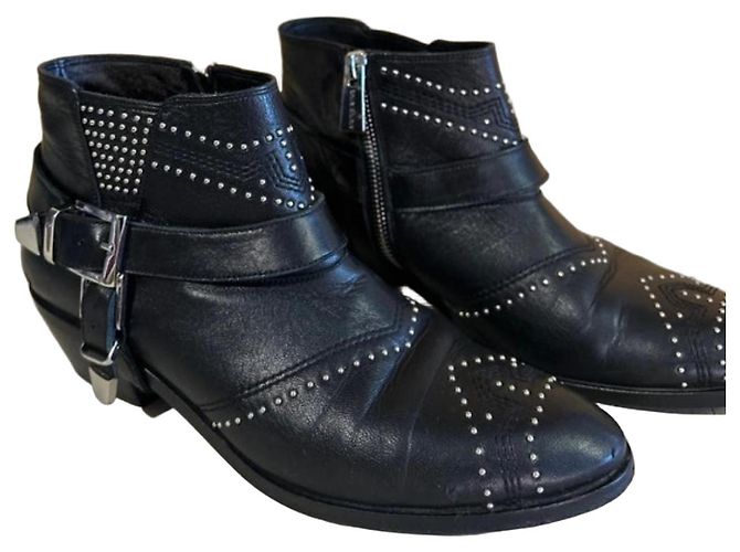 Anine Bing Botas de tornozelo de couro preto com studs