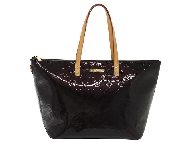 Bolso Bellevue Monogram Vernis GM de Louis Vuitton Burdeos