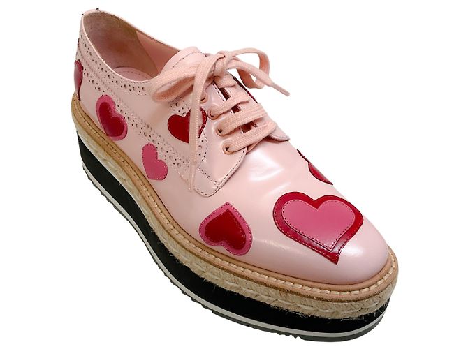 Prada Pink Patentleder Plattform-Espadrilles mit Herzen