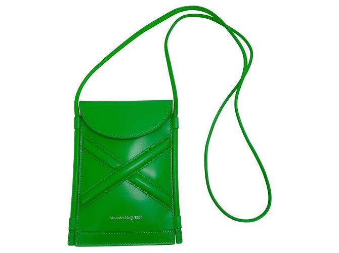 Bolsa transversal micro The Curve verde da Alexander McQueen