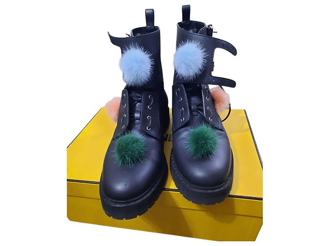 Fendi Pom-Pom leather boots black