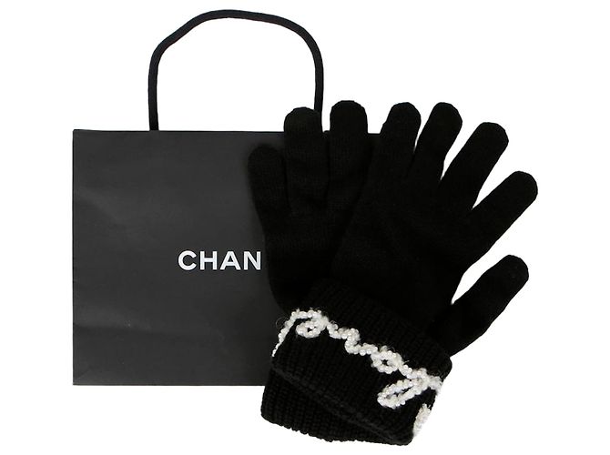 Chanel Luvas com logo Pearl Preto