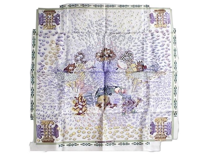 Sciarpa Hermès grigio chiaro e viola Porpora 