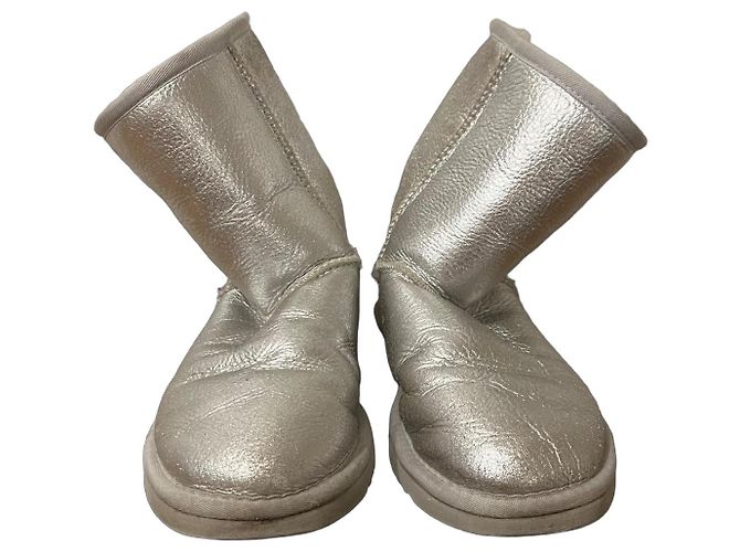 Botas Ugg de couro prateado Prata
