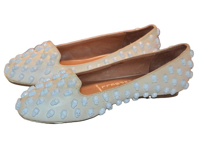 sapatilhas Jeffrey Campbell com caveiras eggshell sintético Fora de branco