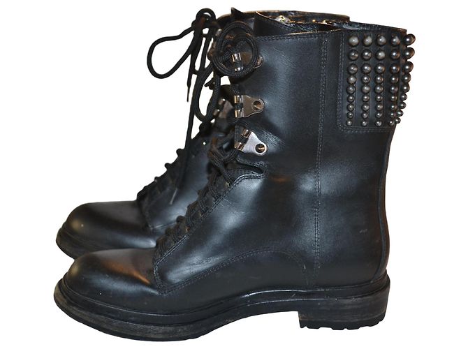 Botas de tornozelo Sergio Rossi em couro preto