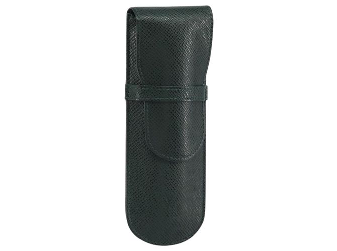 ESTUCHE PARA PLUMA TAIGA ÉPICÉA M30364 LOUIS VUITTON Auth SW2019