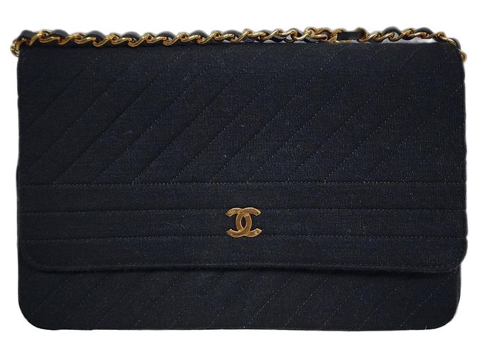 Classique CHANEL Classic Single Full Flap Bag Noir