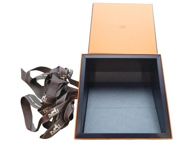 boite hermès 1605 blue box commande spéciale vip pour sac a main hermès constance Orange
