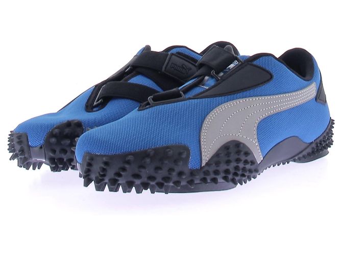 Puma Blaue und schwarze Sneakers